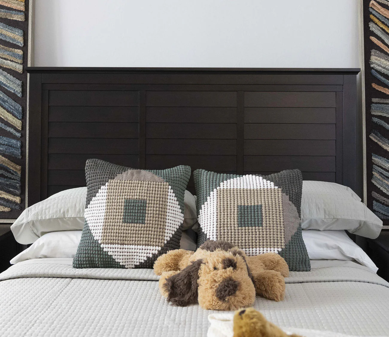 CM Home Delnoir Louvered Panel Bed - Image 11