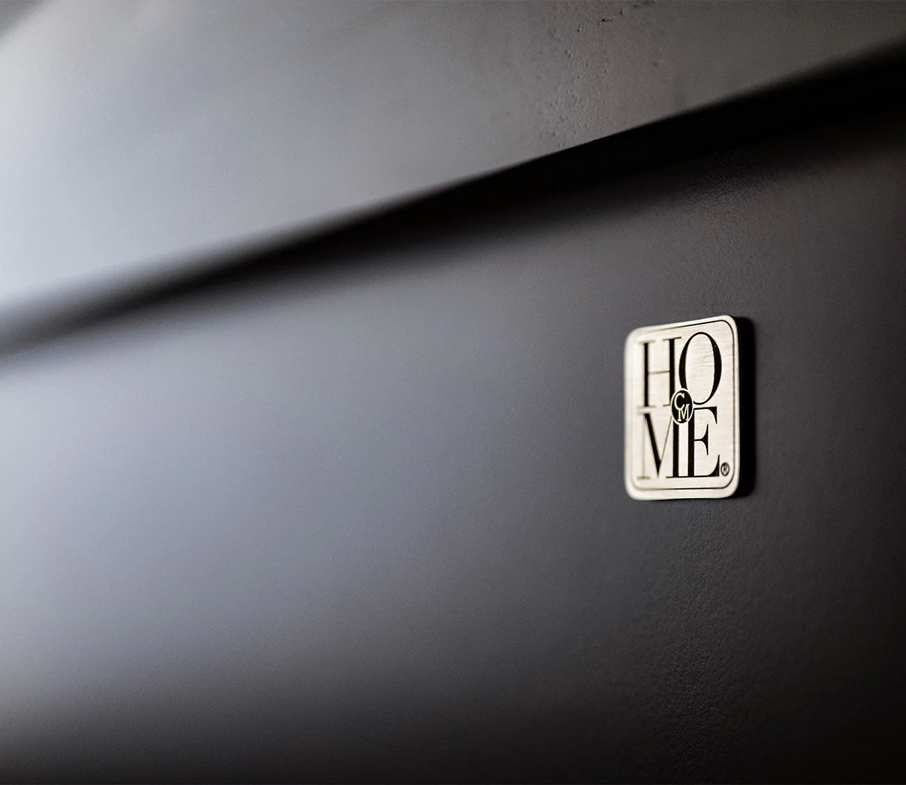 CM Home Delnoir Louvered Panel Bed - Image 13