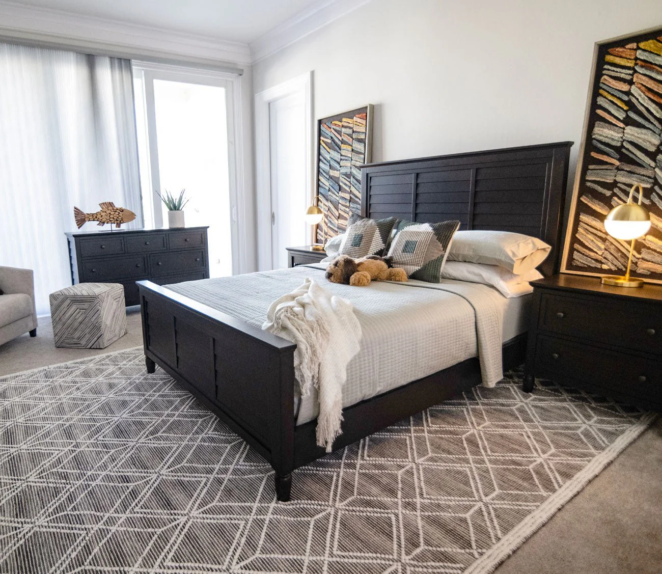 CM Home Delnoir Louvered Panel Bed - Image 6