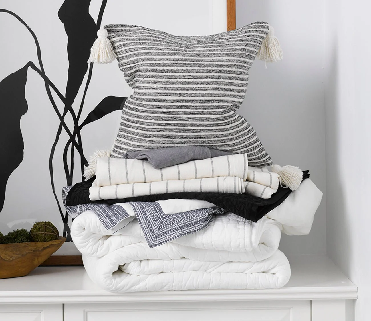 Villa by Classic Home Monaco Ivory Linen 3-Piece Duvet Cover Set - Image 12