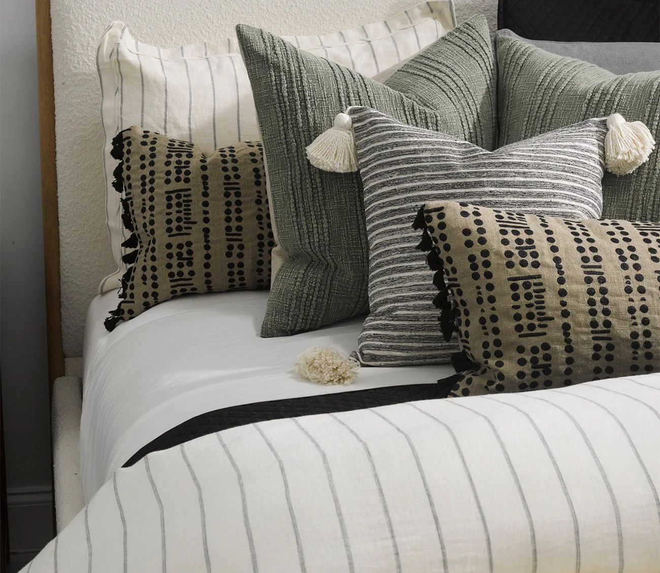 Villa by Classic Home Monaco Ivory Linen 3-Piece Duvet Cover Set - Image 6